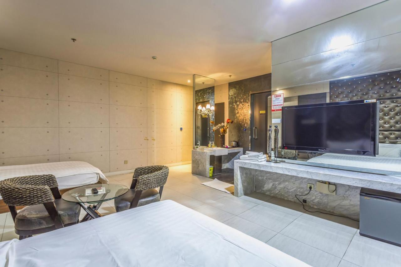 Qingdao Heng Bo Hotel Екстер'єр фото