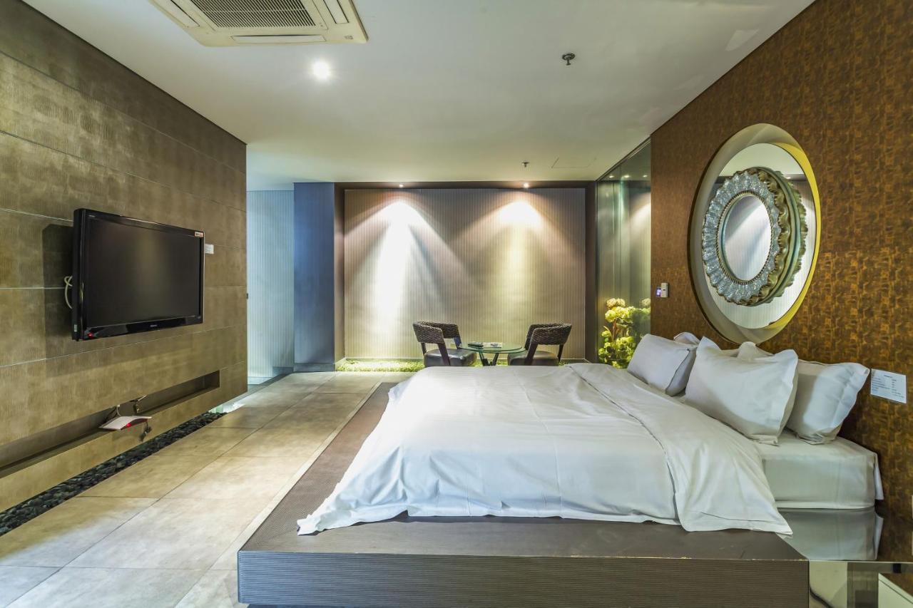 Qingdao Heng Bo Hotel Екстер'єр фото