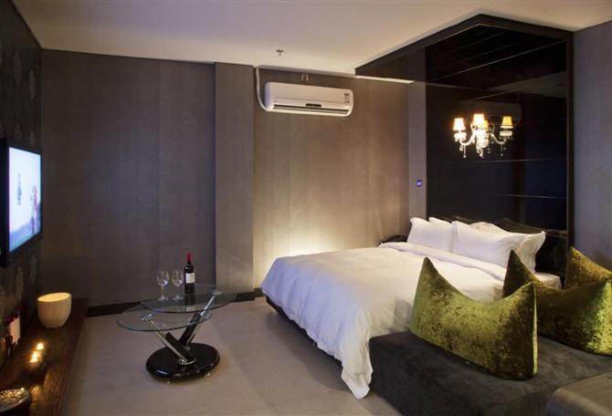 Qingdao Heng Bo Hotel Екстер'єр фото