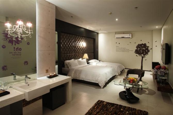 Qingdao Heng Bo Hotel Екстер'єр фото