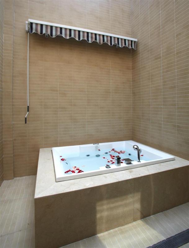Qingdao Heng Bo Hotel Екстер'єр фото